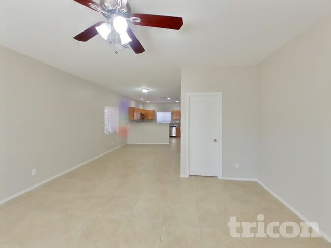 Foto del edificio - 17610 N 17th Pl