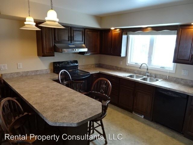 Foto del edificio - 4 br, 2 bath House - 363 W. Lake St.
