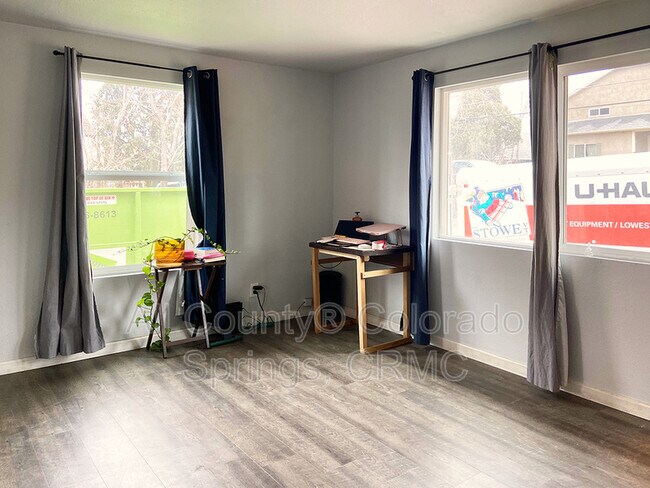 Foto del edificio - 26 W Brookside St