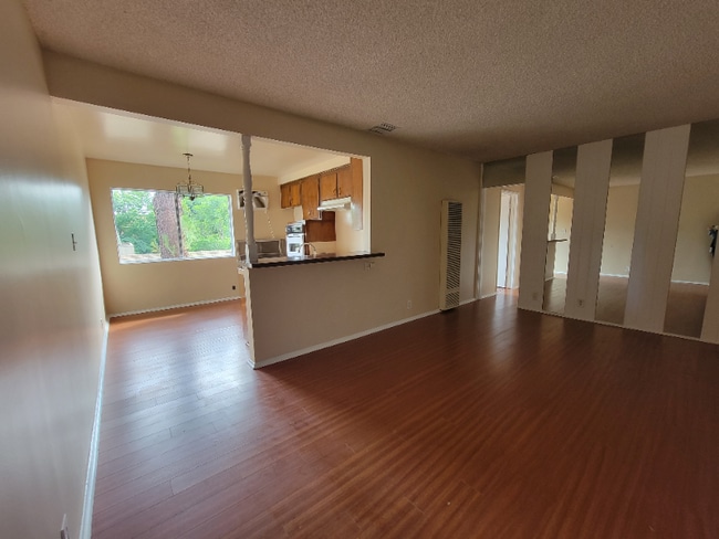 Building Photo - 13530 Leadwell St