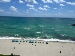 Building Photo - 16711 Collins Ave