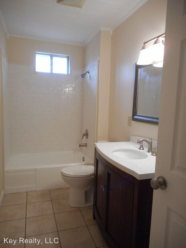 Building Photo - 2 br, 1 bath House - 108 Russell Ct.