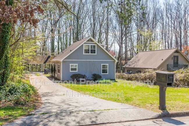 Building Photo - 4854 Tiffany Ave