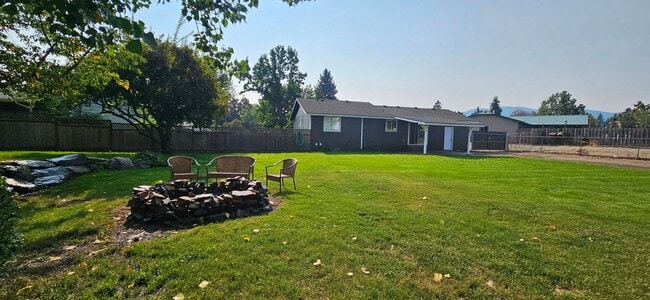 Building Photo - 3 bedroom Post Falls Home with 30x30 Shop