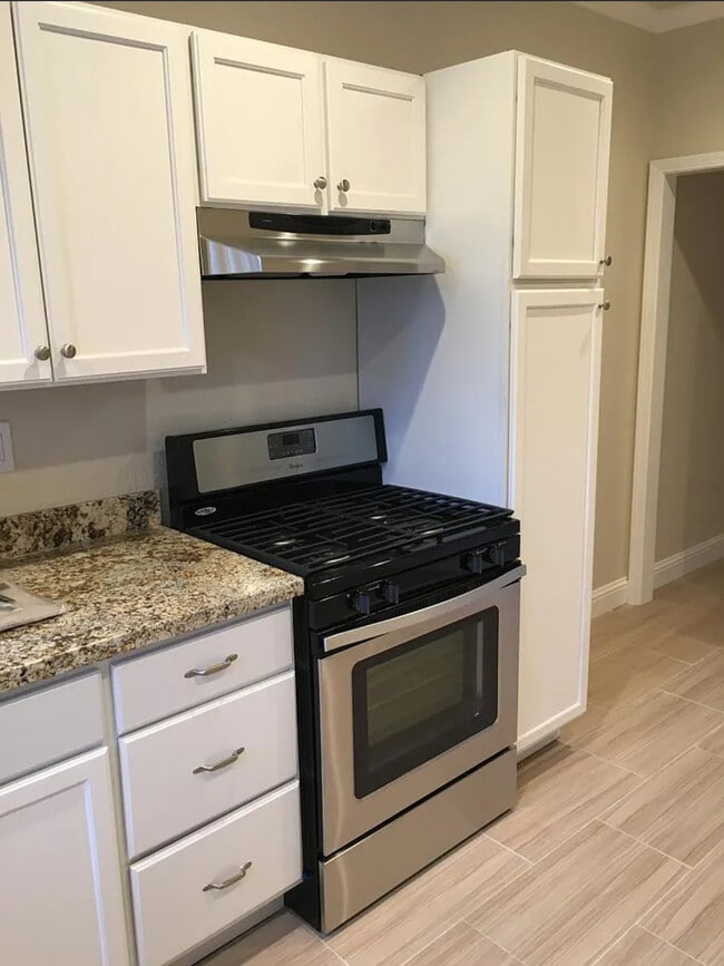 Foto del edificio - 1444 Highland Blvd