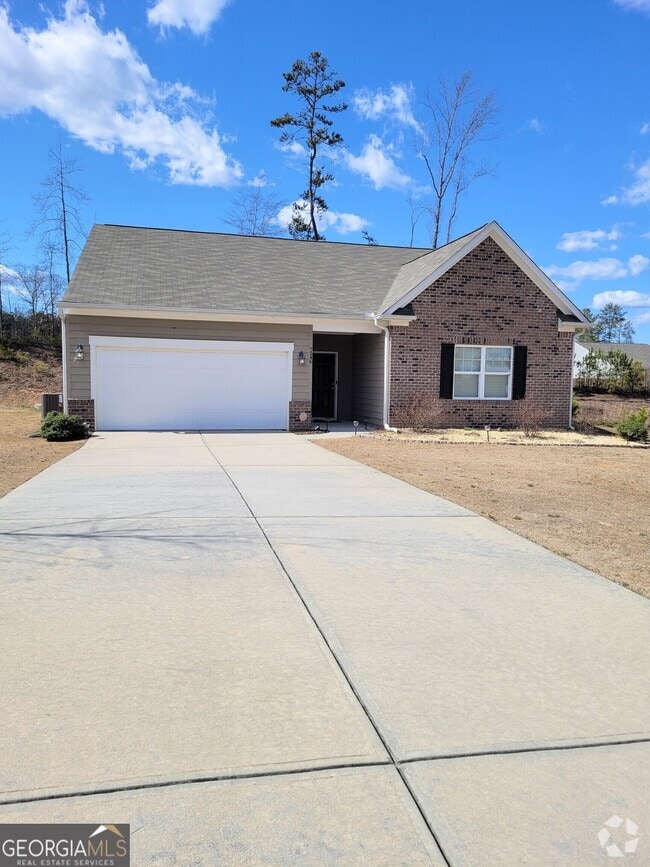 Ashley Falls Apartments for Rent with Washer & Dryer Douglasville, GA