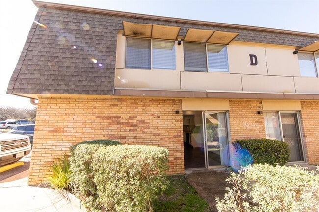 Foto del edificio - 5506 Grover Ave