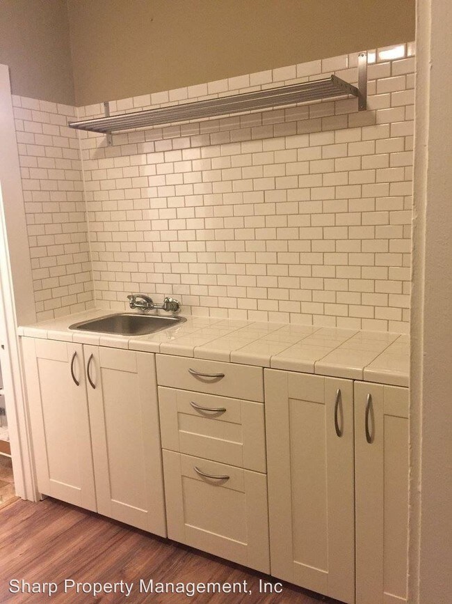 Building Photo - 336 2nd Ave NW