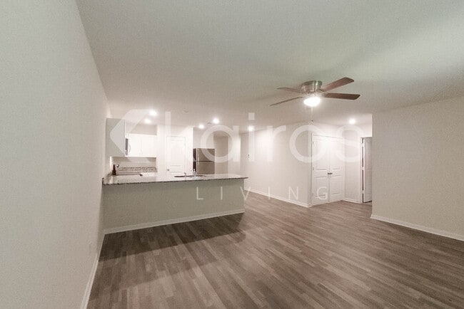 Building Photo - 204 Wild Oak
