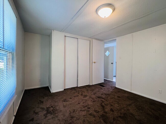 Foto del edificio - 2165 Frazier Ln