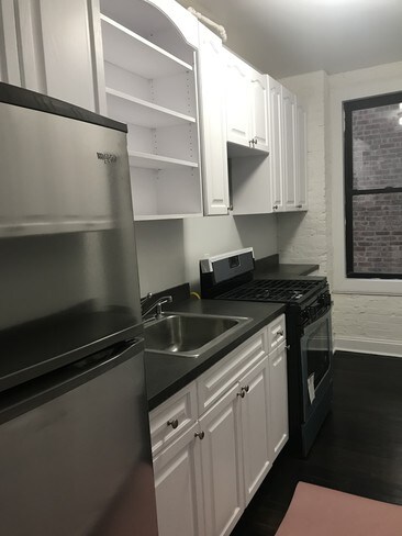 Foto del edificio - 4950 Broadway