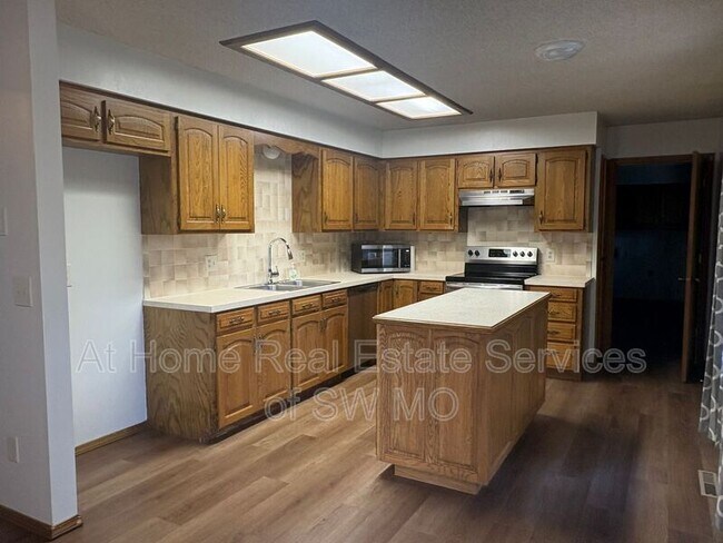 Foto del edificio - 1310 W Bradley St