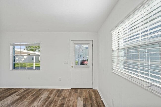 Foto del edificio - 6634 Hickorywood Ln