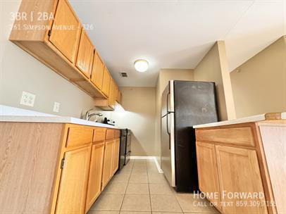 Building Photo - 261 Simpson Ave