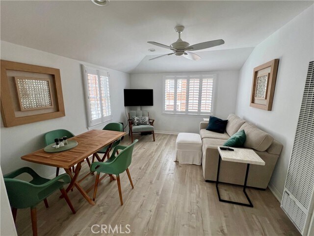 Foto del edificio - 207 Emerald Ave