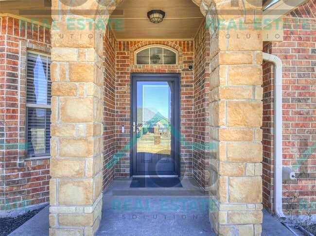 Building Photo - Amazing Rental in Choctaw