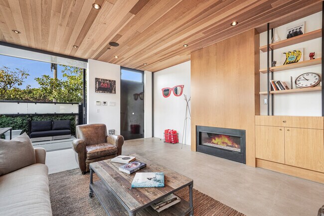 Foto del edificio - 232 Grand Blvd