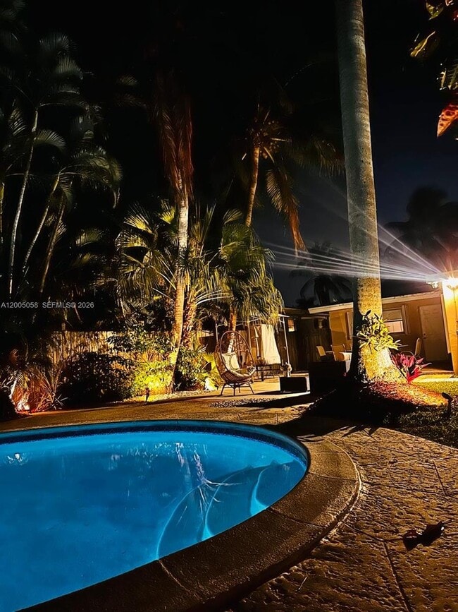 Building Photo - 2911 Monroe St