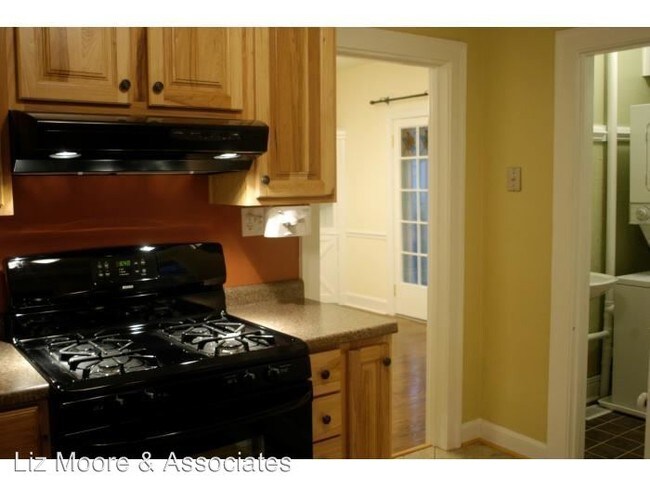 Building Photo - 3 br, 1.5 bath House - 75 Hopkins Street