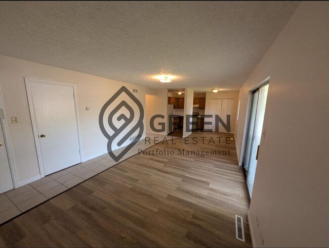 Building Photo - 1 bedroom 1 bath apartment available in Ka...