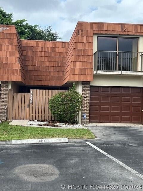 Building Photo - 1745 Coral Ave