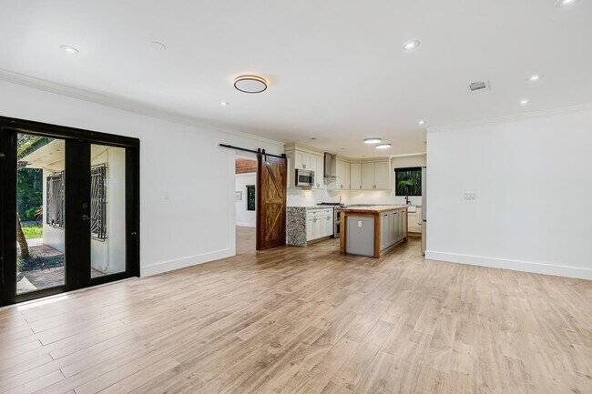 Foto del edificio - 7620 SW 59th Ave
