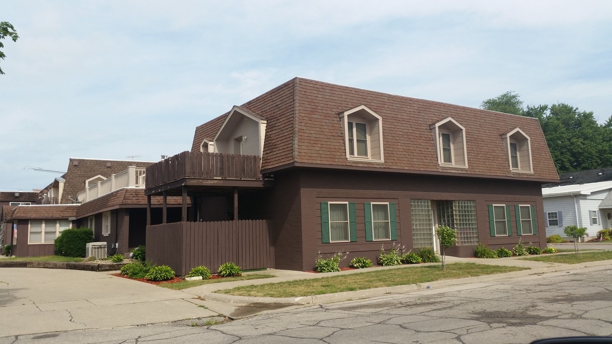 Building Photo - 425 McClellan St
