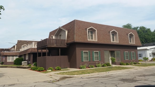 Building Photo - 425 McClellan St