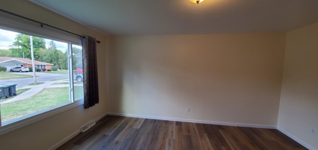 Building Photo - 5389 Aspen Ave