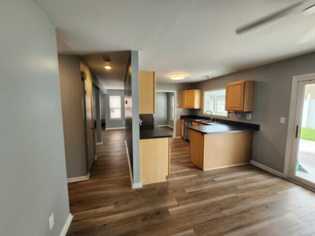 Foto del edificio - 3861 Meadowbrook Ct