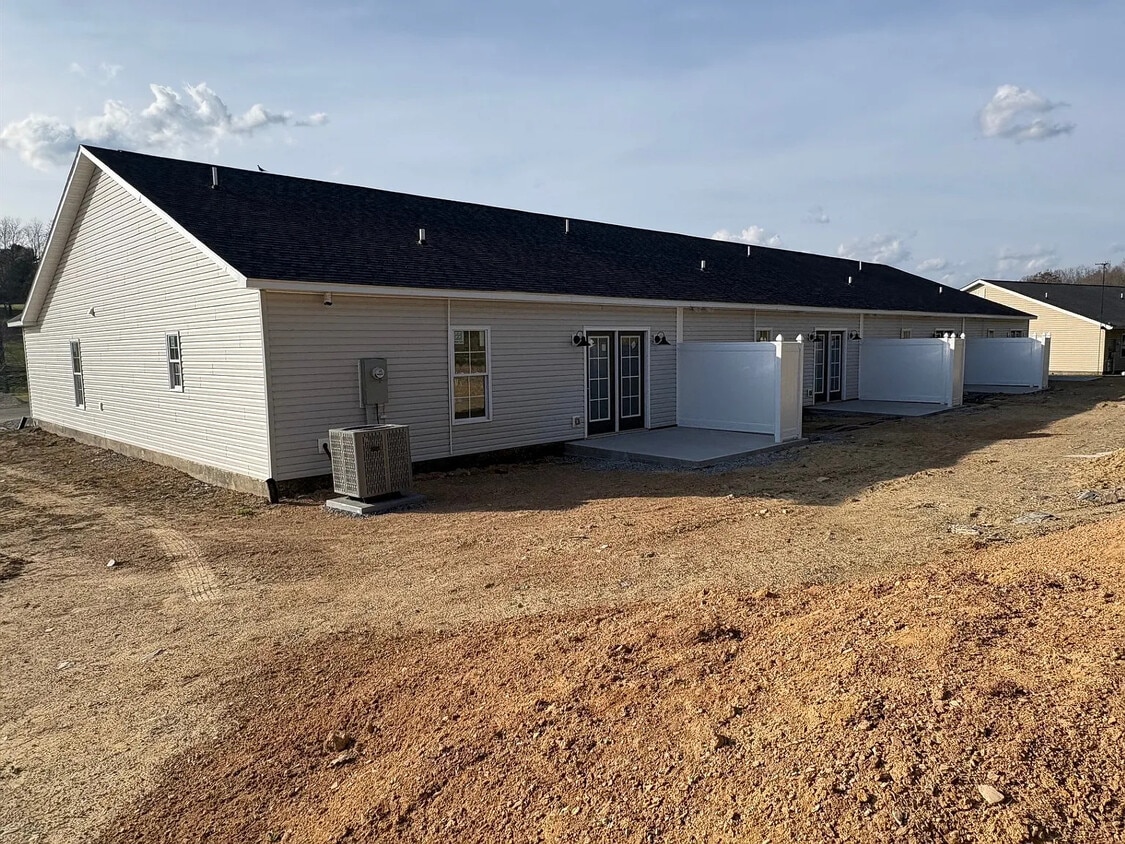 Building Photo - 175 Fairfield Ln