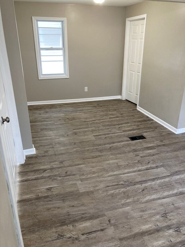 Building Photo - 96 Lyndhurst St