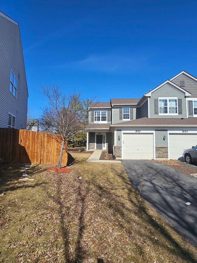 Building Photo - 852 Woodewind Dr