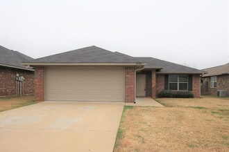 Building Photo - 19382 King Ranch Dr