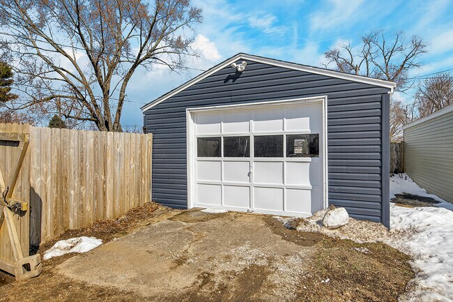 Foto del edificio - 7407 Saturn St