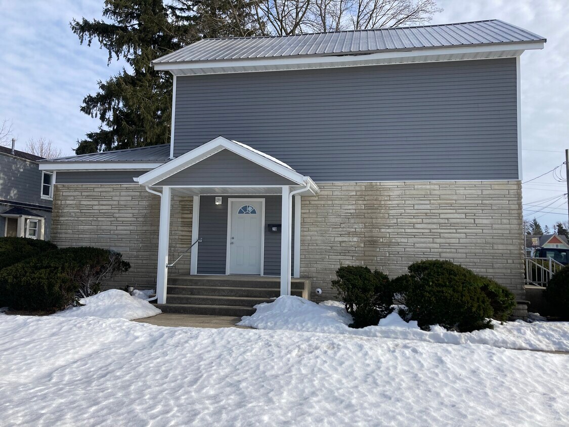 Primary Photo - 210 State St