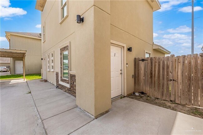 Building Photo - 2103 Taxco Ct