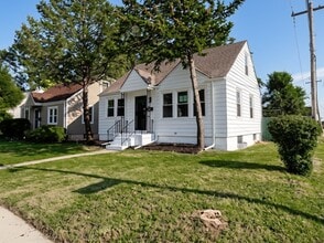 Building Photo - 201 E 143rd St