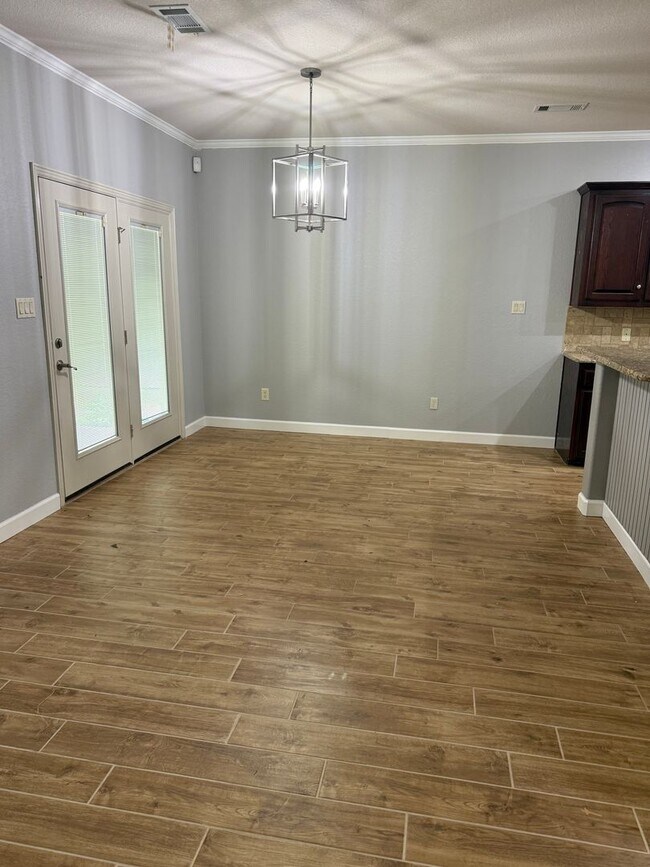 Foto del edificio - 6314 Ironwood Ln