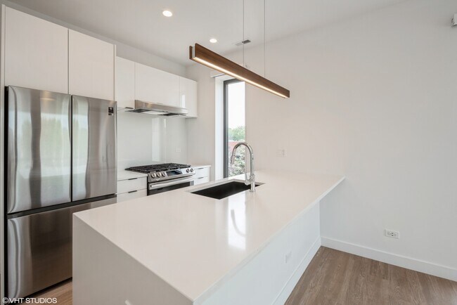 Foto del edificio - 1236 W Lawrence Ave