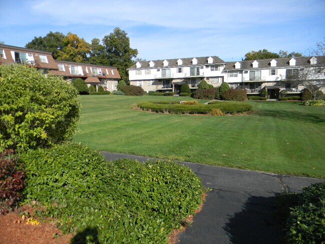 Building Photo - 26 Williamsburg Ct