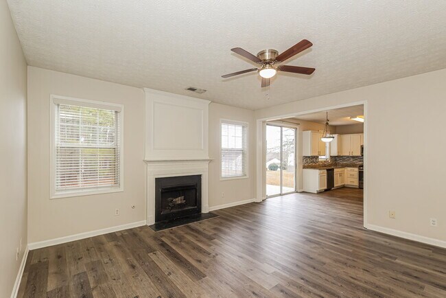 Foto del edificio - 7121 Silver Mine Crossing SE