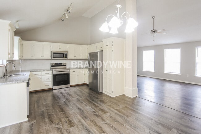 Building Photo - 615 Patrick Dr