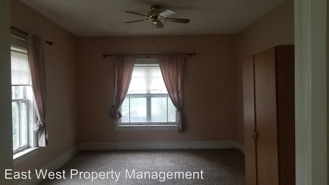 Building Photo - 962-964 88th Ave W