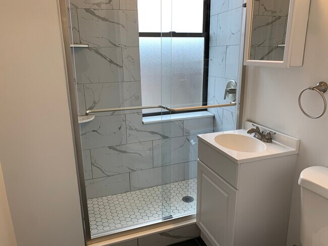 Building Photo - 75 Park St