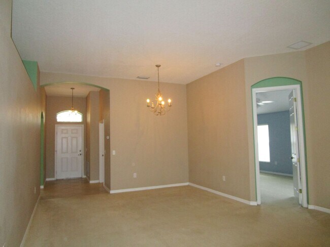 Building Photo - Coral Trace 3BR 2BA with 2 Car Garage For ...