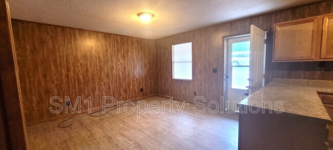Foto del edificio - 1716 Green Oaks Dr SE