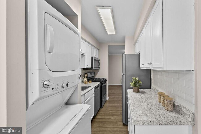 Foto del edificio - 11240 Chestnut Grove Square