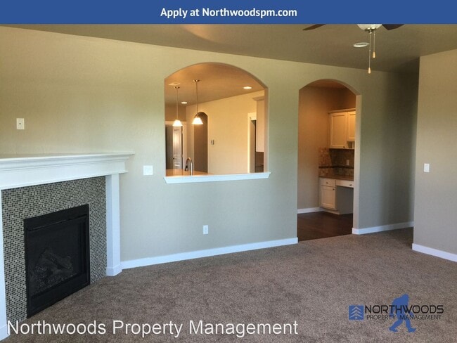 Building Photo - 3 br, 2 bath House - 1467 Spring St.