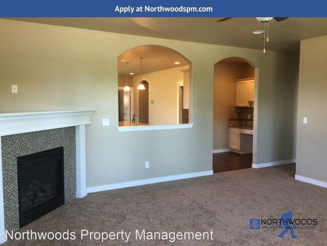 Foto del edificio - 3 br, 2 bath House - 1467 Spring St.